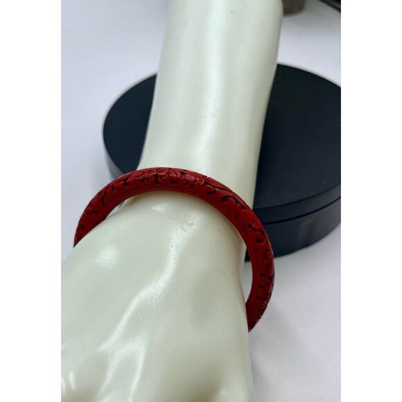Vintage Chinese Carved Red
Cinnabar Floral Etched Bangle Bracelet - Picture 6 of 15